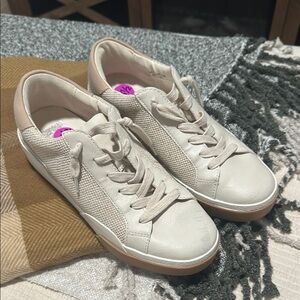 Dolce Vita Sneakers